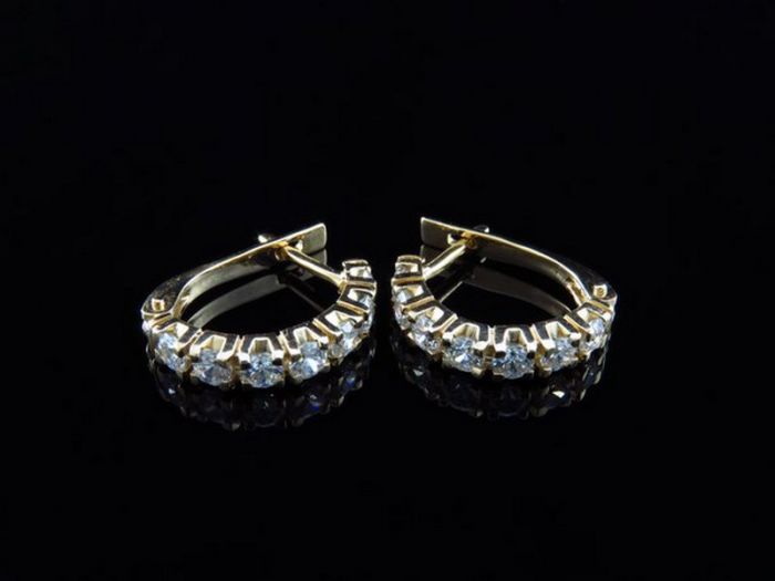 Золотые серьги с фианитами от Swarovski - 26