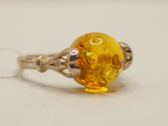 Серебряное кольцо с Янтарём - 202