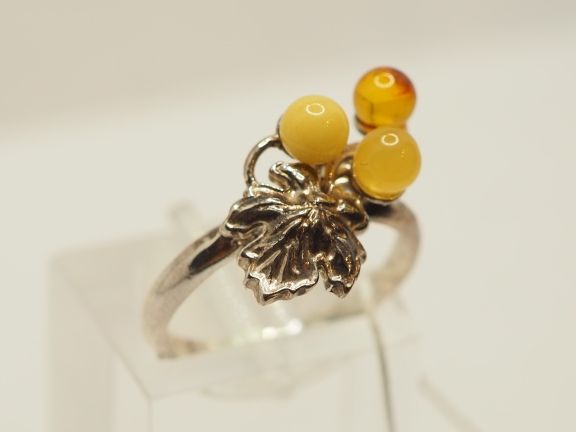 Серебряное кольцо с Янтарём - 206