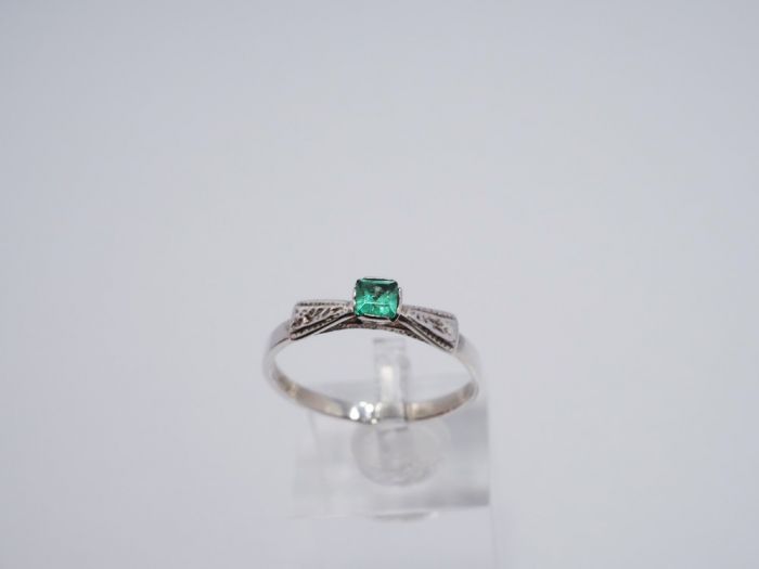 Серебряное кольцо 925 пробы с Уральским изумрудом 0.26 карат 4/3+ - 69