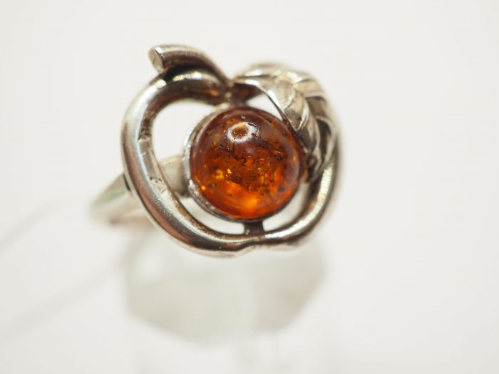 Серебряное кольцо с Янтарём - 210